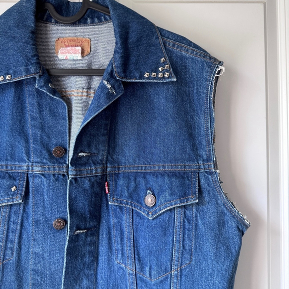 Union Made | Vintage Levi’s Studded Trucker Vest | Made in Canada - Picture 8 of 14